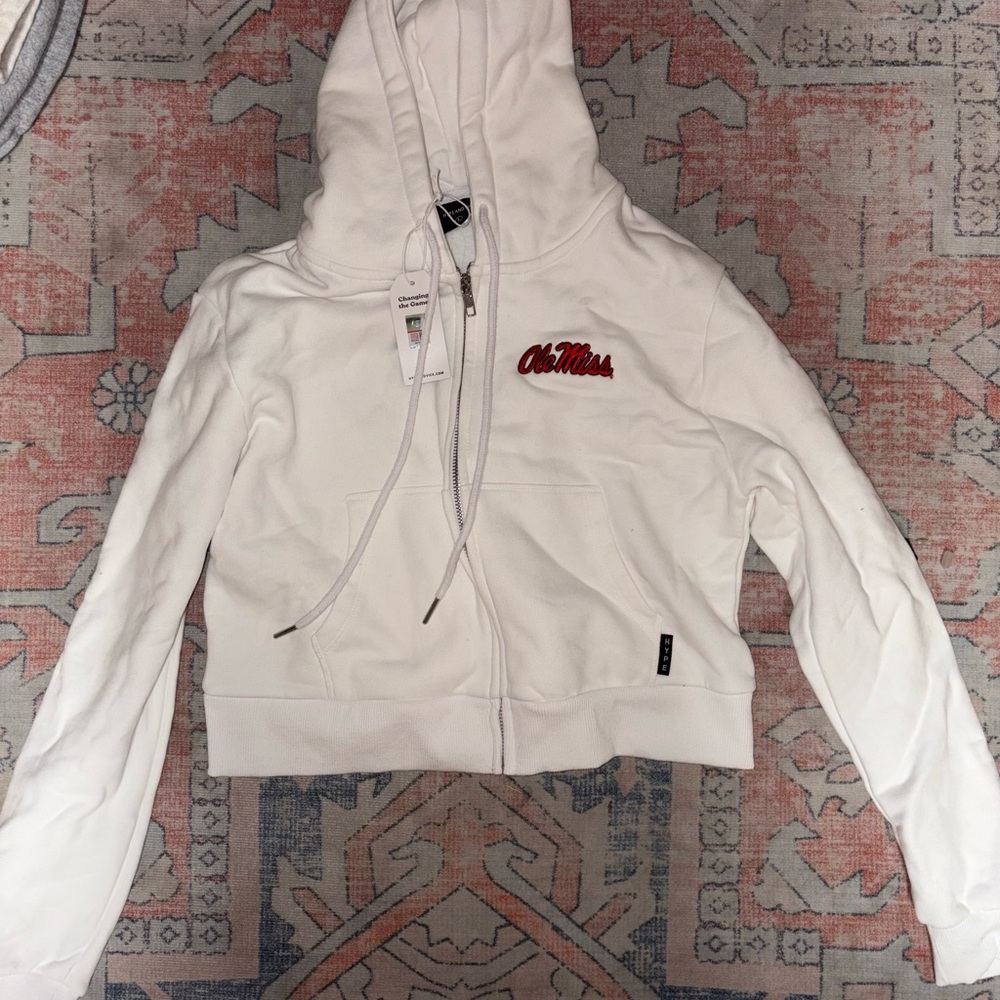 Hype and vice White cropped Hoodie with Red Embroidery
